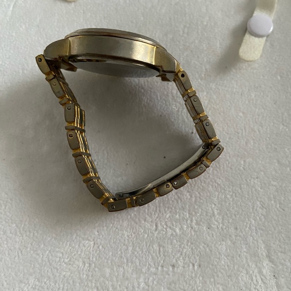 Authentic Burberry watch - Picture 2 of 4